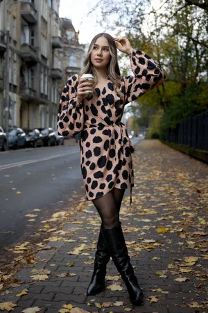 LAURELLA Sukienka Nadine Beige