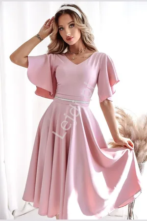 Lejdi Różowa elegancka sukienka midi z rękawem ala motylek 0103