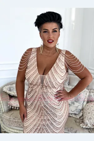 Madeline Fashion Sukienka Krótka Cekinowa Fortuna Złoto Plus Size