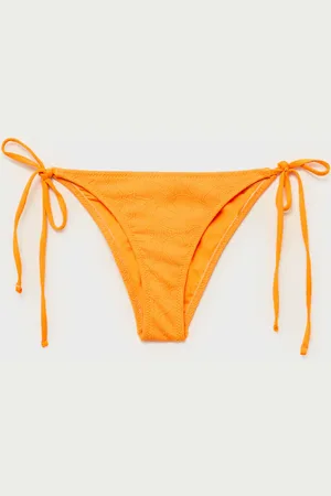 MANGO Dół od bikini z haftowanymi kwiatami