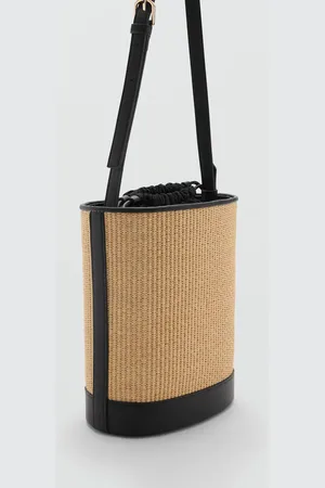 MANGO Średnia torebka bucket z imitacji rafii
