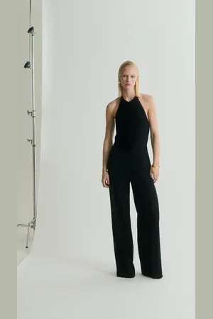 MANGO Kombinezon dekolt halter