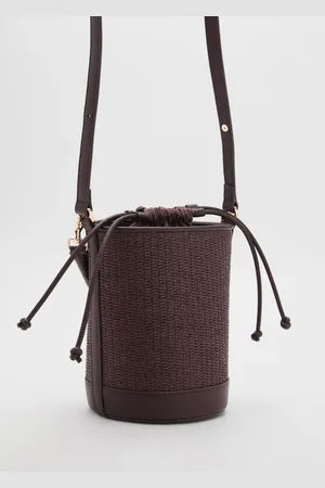 MANGO Mała torebka bucket z rafii
