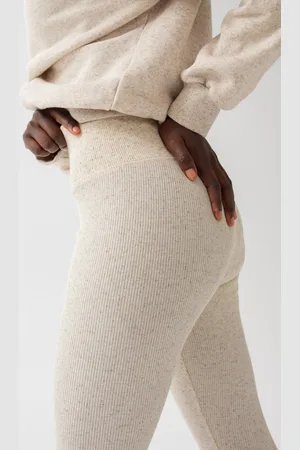 Marsala Legginsy damskie z prążkowanej dzianiny w kolorze BEIGE z dodatkiem konopii