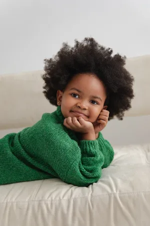 Marsala MINI Sweter oversize z bufiastym rękawem w kolorze DARK