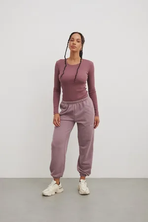 Marsala Spodnie typu jogger z HAFTEM w kolorze FOGGY DAY