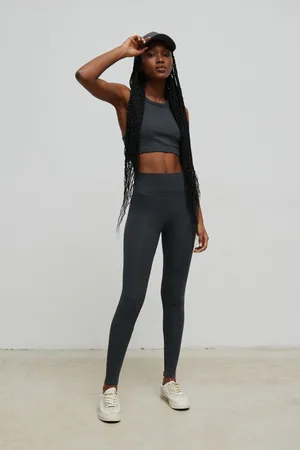 Marsala Legginsy z cienkiej prążkowanej dzianiny w kolorze GRAPHITE