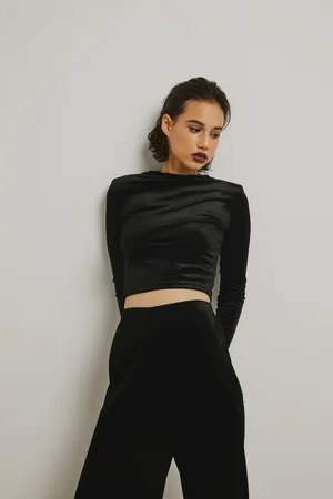Marsala Krótki top z poduszkami z weluru w kolorze VELVET
