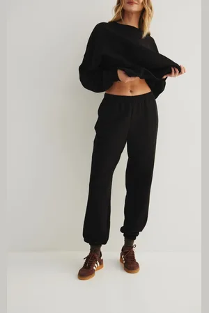 Marsala Spodnie typu jogger z HAFTEM w kolorze TOTALLY