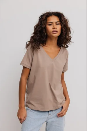 Marsala T shirt z dekoltem w kształcie V w kolorze LATTE- V NECK
