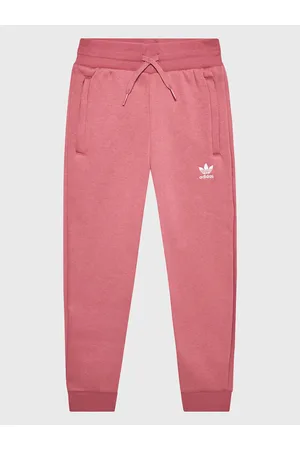 adidas Spodnie dresowe IC6136 Regular Fit