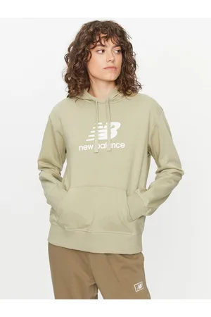 New Balance Bluza Essentials Stacked Logo Hoodie WT31533 Regular Fit