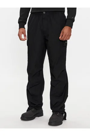Calvin Klein Spodnie cargo Essential Regular Cargo Pant J30J324692 Regular Fit