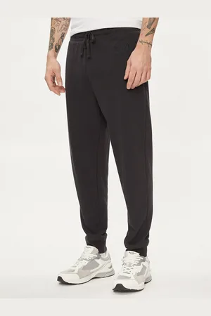GAP Spodnie dresowe 868463-03 Regular Fit