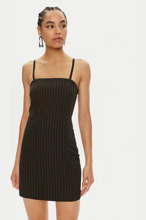 Patrizia Pepe Sukienka koktajlowa 8A1342/A457-F1OO Slim Fit