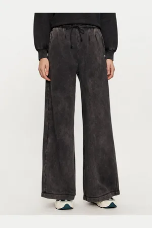 Deha Spodnie dresowe C12175 Relaxed Fit