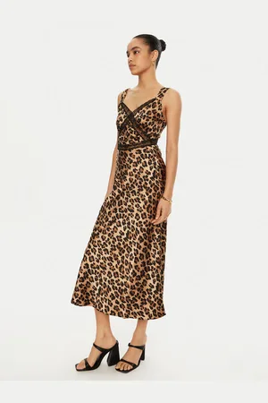 Bardot Sukienka koktajlowa 58603DB2 Regular Fit