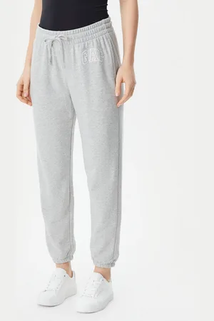 GAP Spodnie dresowe 889527-01 Relaxed Fit