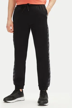 EA7 Spodnie dresowe 7M000216 AF12660 UC001 Regular Fit