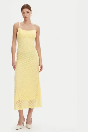 Bardot Sukienka koktajlowa 57998DB1 Regular Fit