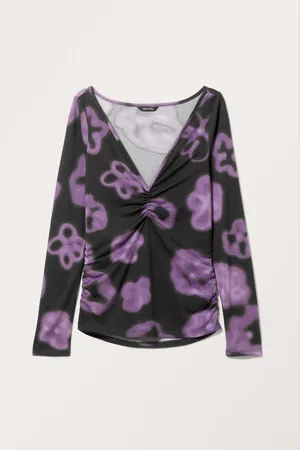 Monki Ruched Long Sleeve V-neck Top