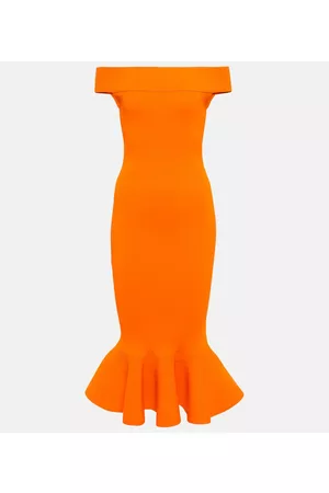 Alexander McQueen Off-shoulder ribbed midi dress