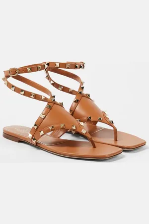 VALENTINO GARAVANI Rockstud leather thong sandals