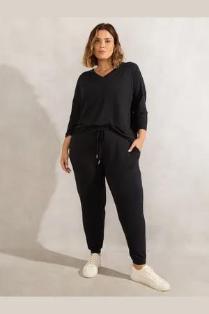Live Unlimited London Curve Lightweight Supersoft Joggers48