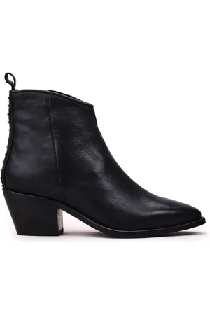 Moda In Pelle Zamszowe buty kowbojki Maevie z zamkiem z boku, szpiczastymi noskami i ozdobnymi ćwiekami z tyłuEU 39 (UK 6)