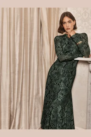 Forever New Tammy Asymmetrical Hem Midi Dress44