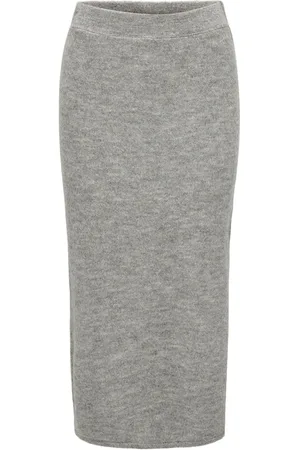 JDY Knitted Midi Skirt38