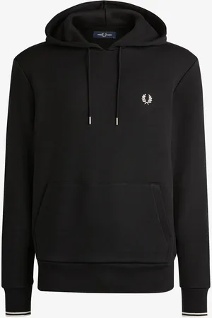 Fred Perry 100% bawełniana bluza z kapturem z kontrastowym wykończeniem, zakładana przez głowęS