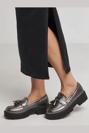 Simply Be Loafersy na grubej podeszwie z ozdobnymi frędzlami, o szerokim krojuEU 41 (UK 7)