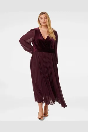 Forever New Margaret Curve Velvet Midi Dress52