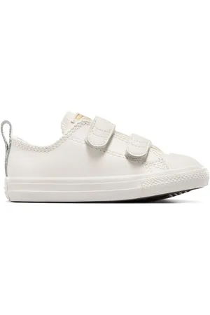 Converse Infant Gold Luxe Chuck Taylor 2V Trainersuk6eu23