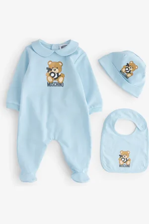 Moschino Baby Logo Sleepsuit, Hat & Bib Giftset With Giftbox6874 cm
