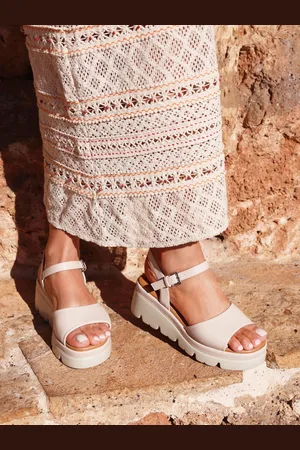Linzi Nyla Front Strap Platform Sandalseu37