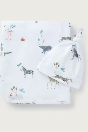The White Company 100% Organic Cotton Party Animals Print Reversible White Blanket And Hat Set7480 cm