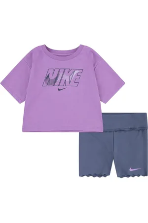 Nike Swoosh Motion T-Shirt and Bike Shorts Set3