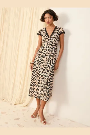 Friends Like These Textured V-Neck Lace Trim Midi Dress50
