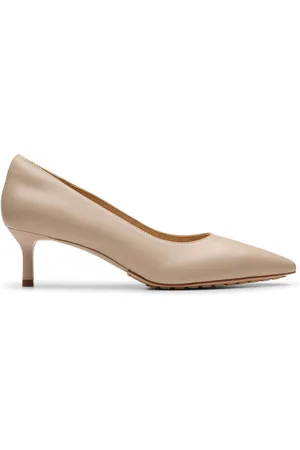 Clarks Leather Adela Court Shoeseu39