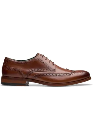 Clarks Mid Tan Lea Craftjames Tip ShoesEU 41 (UK 7)
