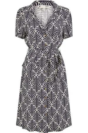 Yumi Leaf Print Retro Shirt Dress44