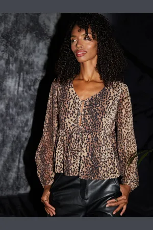 Threadbare Leopard Print Chiffon Tie Front Smock Blouse40
