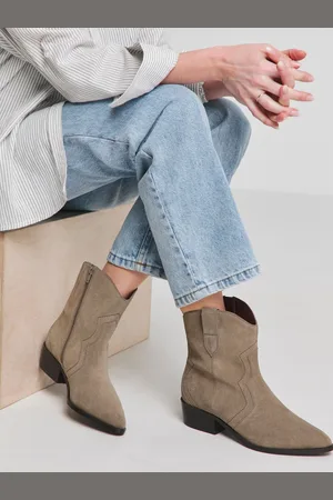 JD Williams Classic Suede Western Ankle Boots In Extra Wide FitEU 39.5 (UK 6)