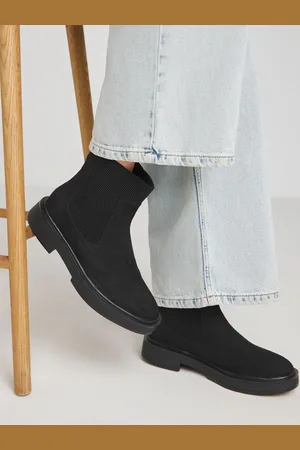 Simply Be Wide Fit in Extra Classic Chelsea Ankle BootsEU 43 (UK 9)