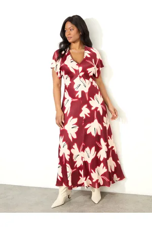 Live Unlimited London Petite Curve Floral V-Neck Maxi Dress52