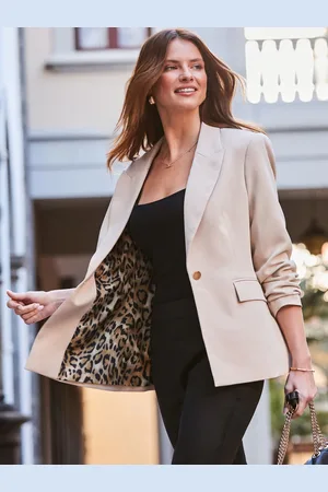 Sosandar Petite Leopard Print Blazer34