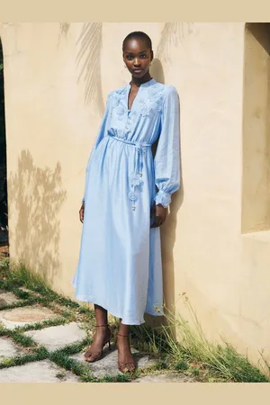 Forever New Yasmin Floral Detail Midi Dress with a touch of Linen42