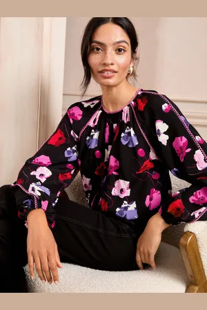 Love & Roses Pintuck Crew Neck Long Sleeve Blouse46